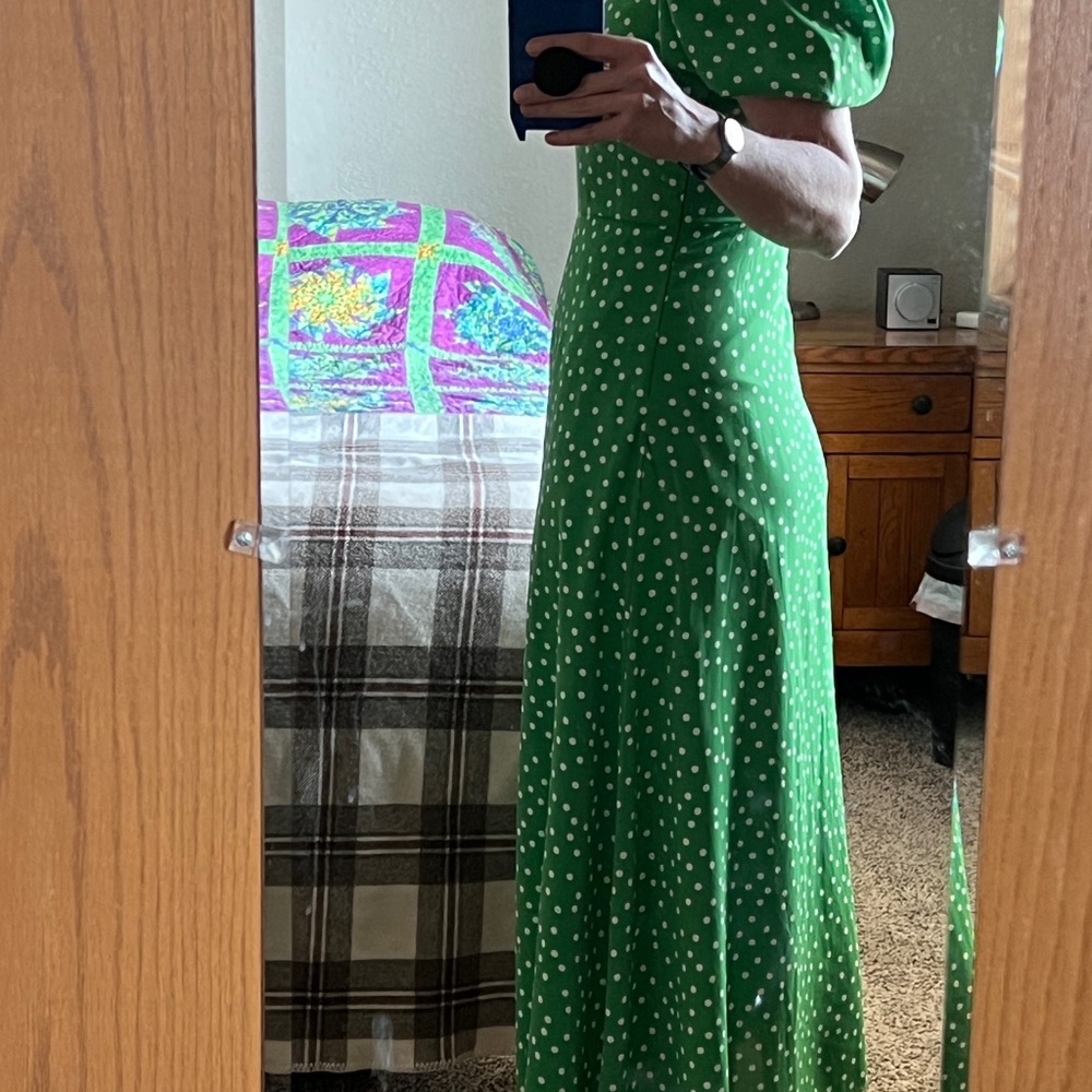 Green Polka Dot Puff-Sleeve Midi Dress with V-Neck Spanish brand